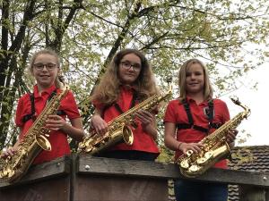 Saxophon: Mia, Sophie, Lara