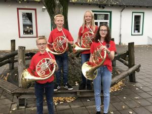 Horn: Jan, Hanna, Simon, Julia	